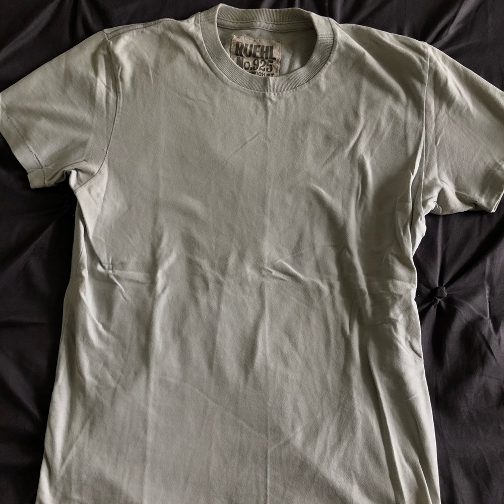 Ruehl Tee shirt